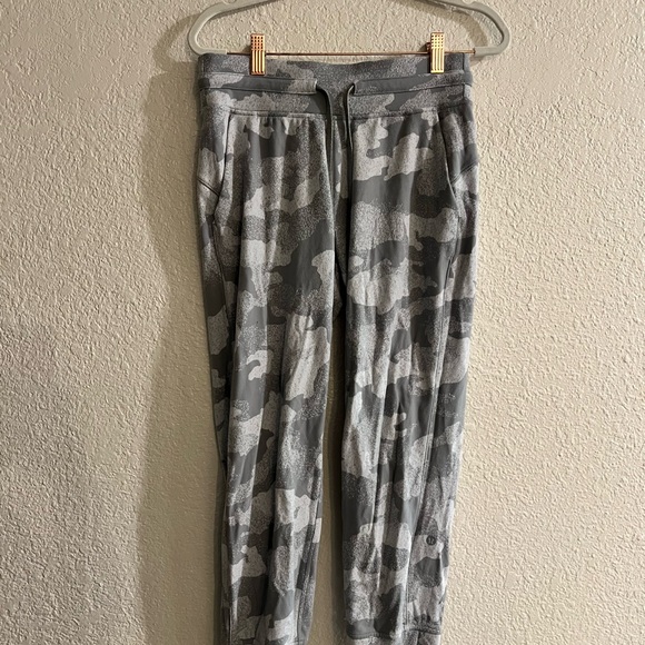 Lululemon Ready to Rulu Crop Jogger - Picture 2 of 3